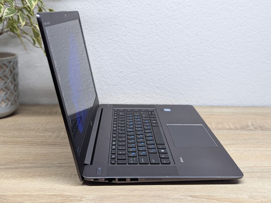 Ноутбук Б/В HP ZBook Studio G3, Intel Core i7-6700HQ, DDR4, SSD 512GB, NVIDIA Quadro M1000M, 15.6" Full HD