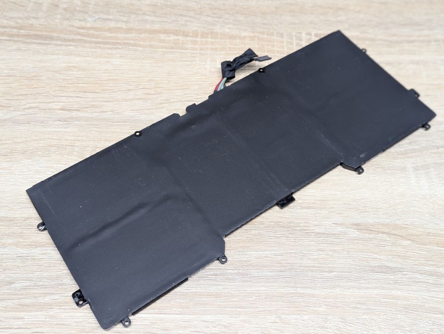 Б/В Оригінальна акумуляторна батарея Dell Y9N00 [ProductHub SKU Y9N00]