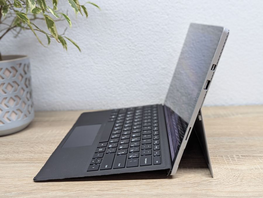 Уцінка! Ноутбук Б/В Microsoft Surface Pro 4, Intel Core i5-6300U, DDR4 8 GB, SSD 256GB, 14" Full HD Сенсор