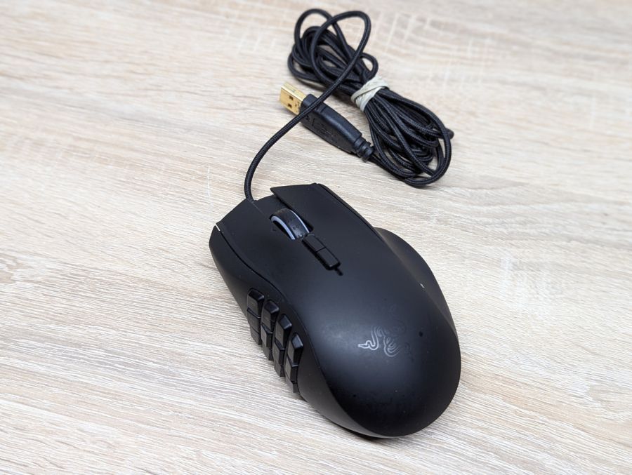 Новий Дротова ігрова миша Razer Naga Chroma RZ01-0161