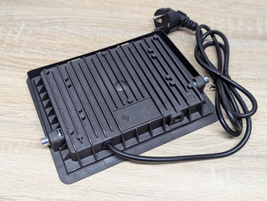 Новий Світлодіодний прожектор QP-001 50W