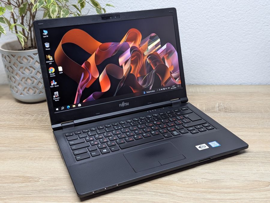 Ноутбук Б/В Fujitsu LifeBook E549, Intel Core i5-8265U, DDR4 16 GB, SSD 256GB, 14" Full HD