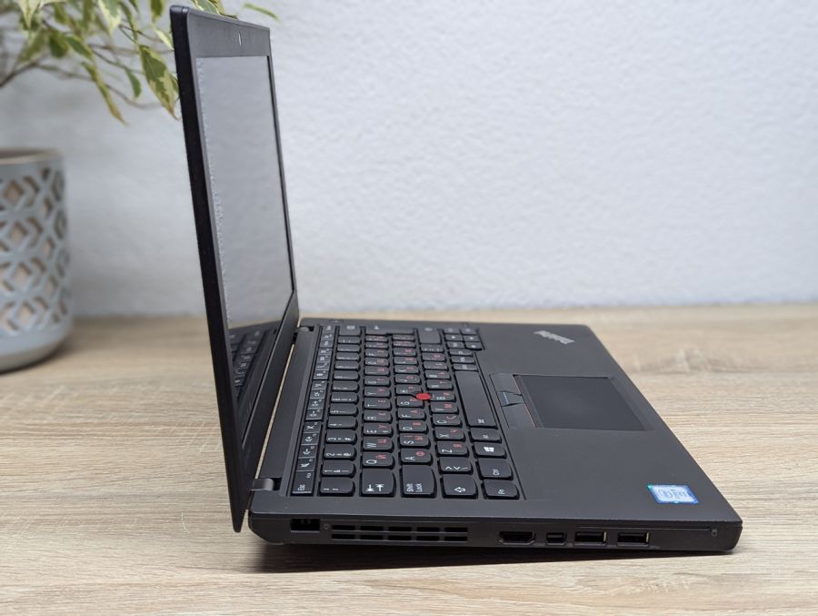Ноутбук Б/В Lenovo ThinkPad X260, Intel Core i5-6300U, DDR4 8 GB, SSD 128GB, 12" HD