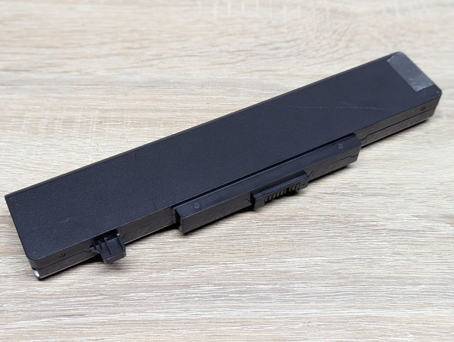 Б/В Оригінальна акумуляторна батарея Lenovo L11N6Y01