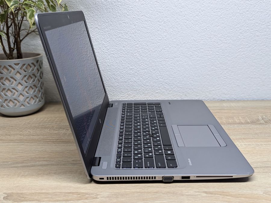 Уцінка! Ноутбук Б/В HP EliteBook 850 G3, Intel Core i5-6200U, DDR4 8 GB, SSD 128GB, 15.6" Full HD