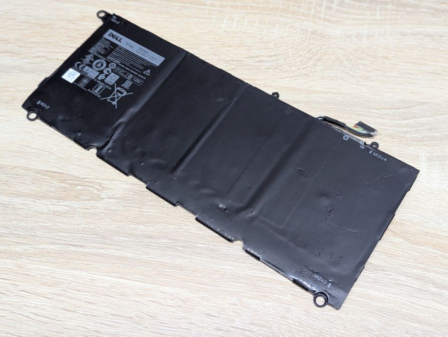 Б/В Оригінальна акумуляторна батарея Dell PW23Y