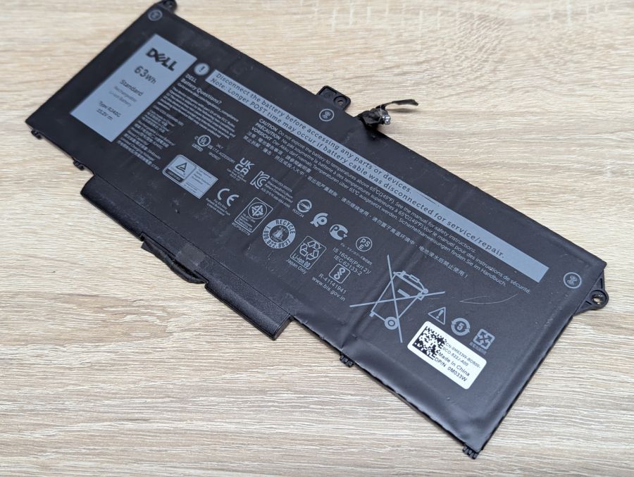 Б/В Оригінальна акумуляторна батарея Dell RJ40G [ProductHub SKU RJ40G]