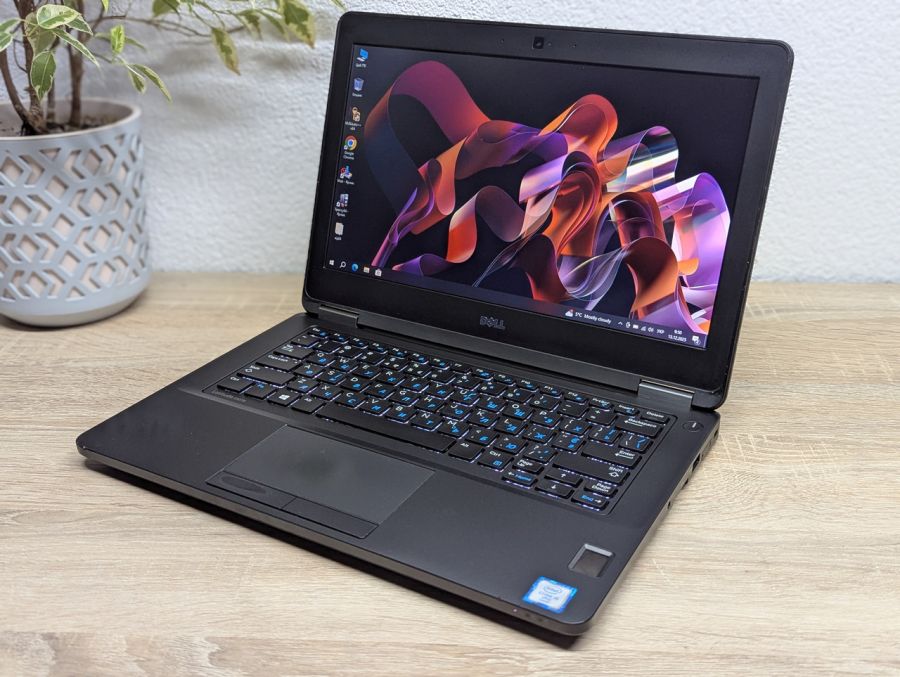 Уцінка! Ноутбук Б/В Dell Latitude E5270, Intel Core i5-6300U, DDR4 8 GB, SSD 128GB, 12" HD