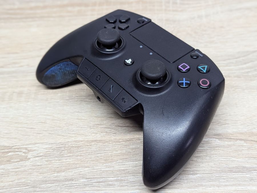 Б/В Ігровий контролер Razer Raiju RZ06-0197