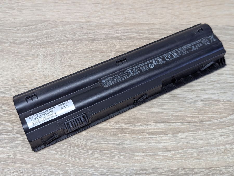 Б/В Оригінальна акумуляторна батарея HP MT06