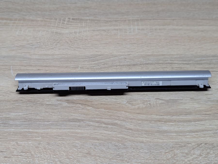 Б/В Оригінальна акумуляторна батарея HP LA04 [ProductHub SKU HP LA04]