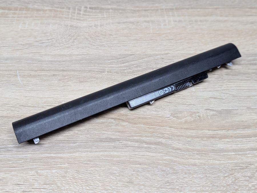 Б/В Оригінальна акумуляторна батарея HP LA04 [ProductHub SKU HP LA04]