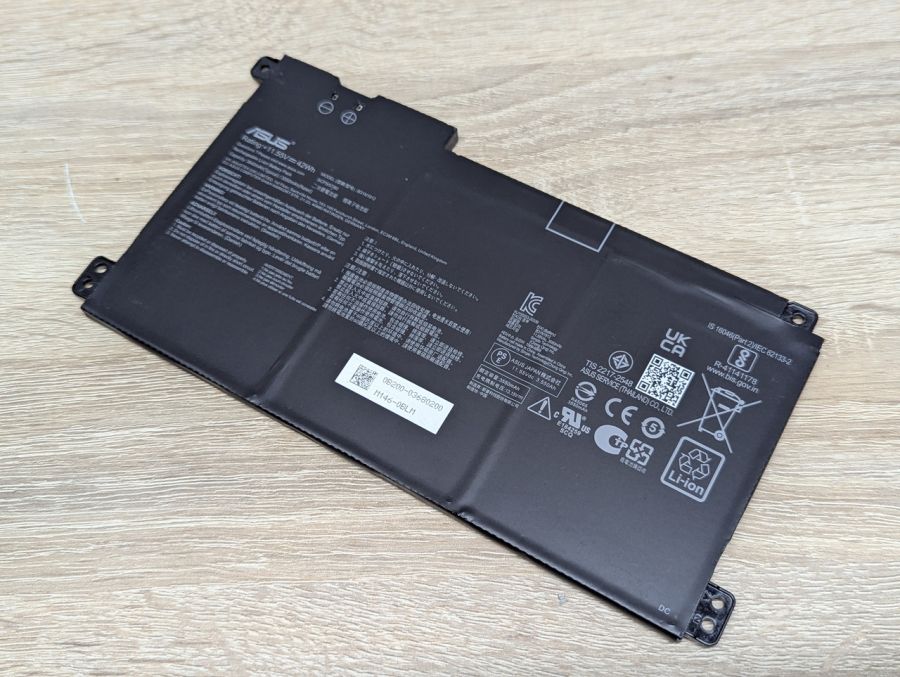 Б/В Оригінальна акумуляторна батарея Asus B31N1912