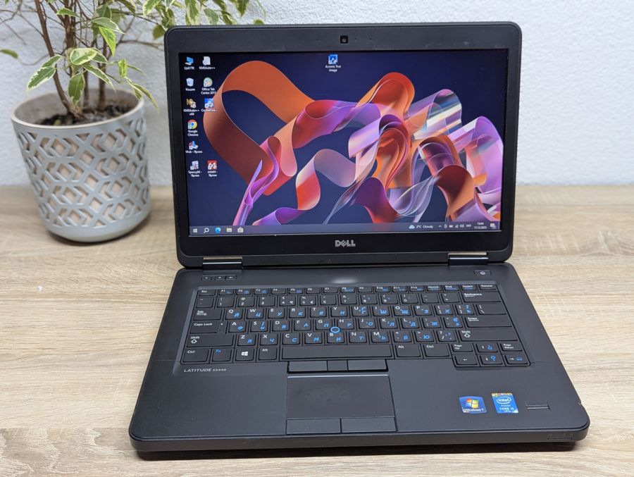 Ноутбук Б/В Dell Latitude E5440, Intel Core i5-4310U, DDR3 8 GB, SSD 128GB, NVIDIA GeForce GT 720M 2Gb, 14"