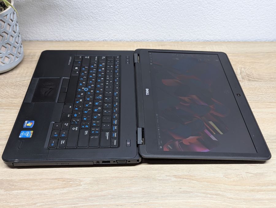 Ноутбук Б/В Dell Latitude E5440, Intel Core i5-4310U, DDR3 8 GB, SSD 128GB, NVIDIA GeForce GT 720M 2Gb, 14"