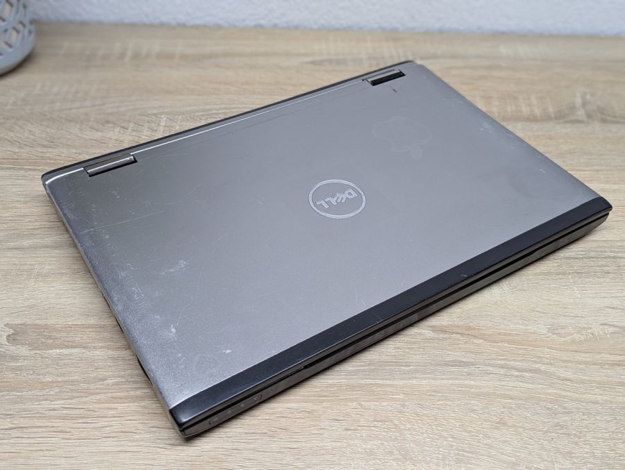 Уцінка! Ноутбук Б/В Dell Vostro 3550, Intel Core i5-2410M, DDR3 8 GB, SSD 128GB, AMD Radeon 6600M, 15.6"