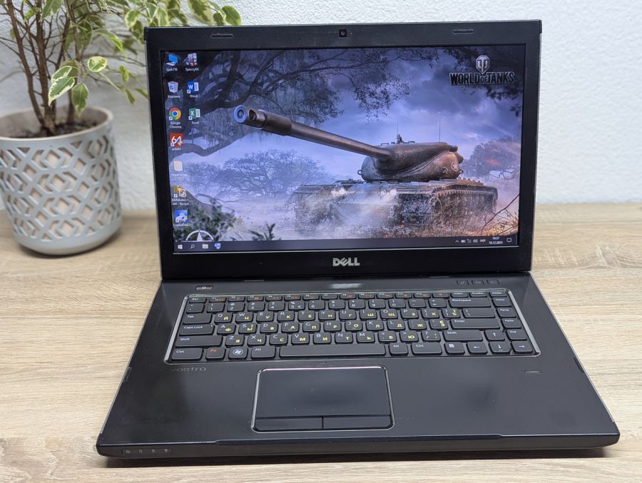 Уцінка! Ноутбук Б/В Dell Vostro 3550, Intel Core i5-2410M, DDR3 8 GB, SSD 128GB, AMD Radeon 6600M, 15.6"