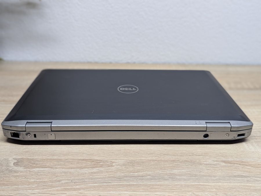 Уцінка! Ноутбук Б/В Dell Latitude E6520, Intel Core i3-2330M, DDR3 8 GB, SSD 128GB, 15.6" HD