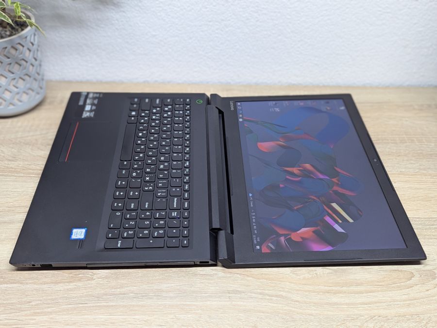 Ноутбук Б/В Lenovo V310-15IKB, Intel Core i5-7200U, DDR4 12 GB, SSD 128GB, 15.6" HD