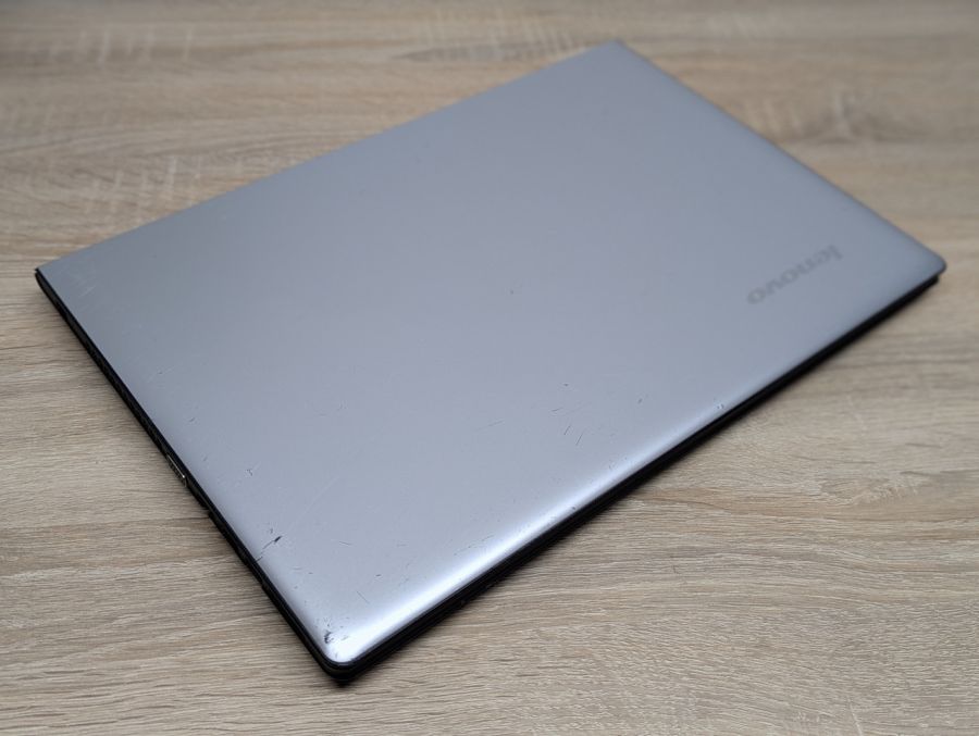 Уцінка! Ноутбук Б/В Lenovo IdeaPad 300-15ISK, Intel Core i5-6200U, DDR3 8 GB, SSD 128GB, 15" Full HD