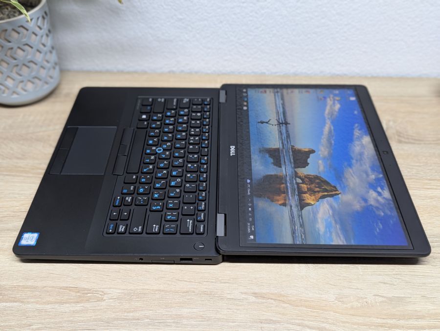 Уцінка! Ноутбук Б/В Dell Latitude E5470, Intel Core i5-6300U, DDR4 8 GB, SSD 128GB, 14" Full HD Сенсор