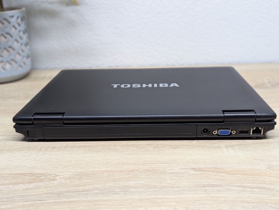 Ноутбук Б/В Toshiba Tecra M11, Intel Core i5-560M, DDR3, SSD 128GB, 14" HD