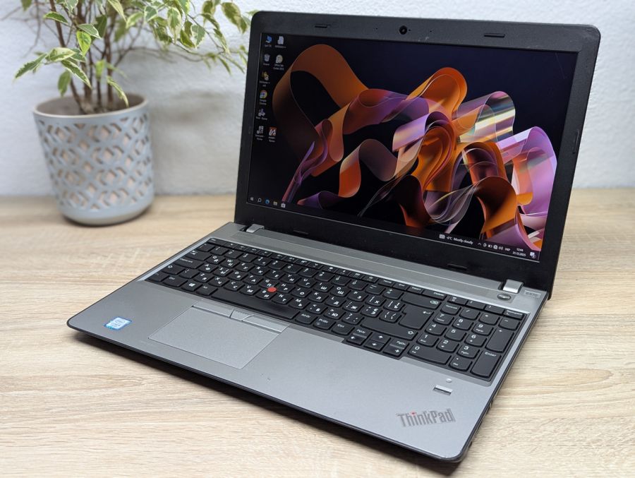 Уцінка! Ноутбук Б/В Lenovo E570, Intel Core i5-7200U, DDR4 8 GB, SSD 128GB, 15.6" Full HD