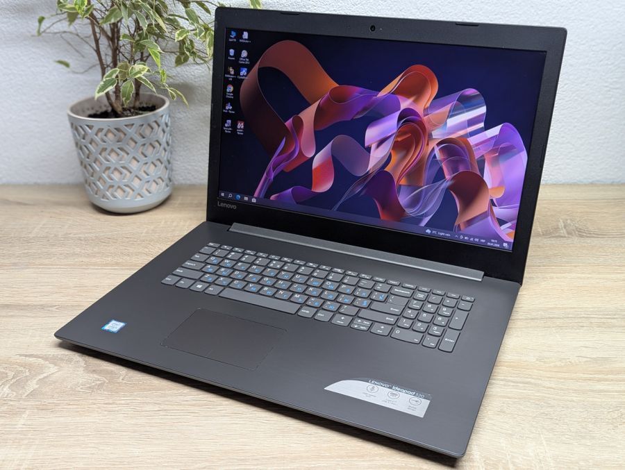 Ноутбук Б/В Lenovo IdeaPad 320-17IKB, Intel Core i5-7200U, DDR4 8 GB, SSD 256GB, 17.3" HD