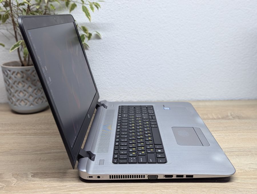 Ноутбук Б/В HP ProBook 470 G3, Intel Core i7-6500U, DDR4 16 GB, SSD 128GB + SSD 500GB, AMD Radeon R7 M340 2Gb, 17" Full HD
