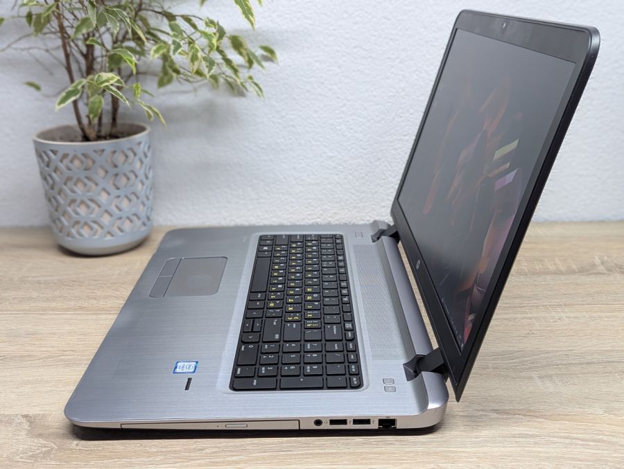 Ноутбук Б/В HP ProBook 470 G3, Intel Core i7-6500U, DDR4 16 GB, SSD 128GB + SSD 500GB, AMD Radeon R7 M340 2Gb, 17" Full HD