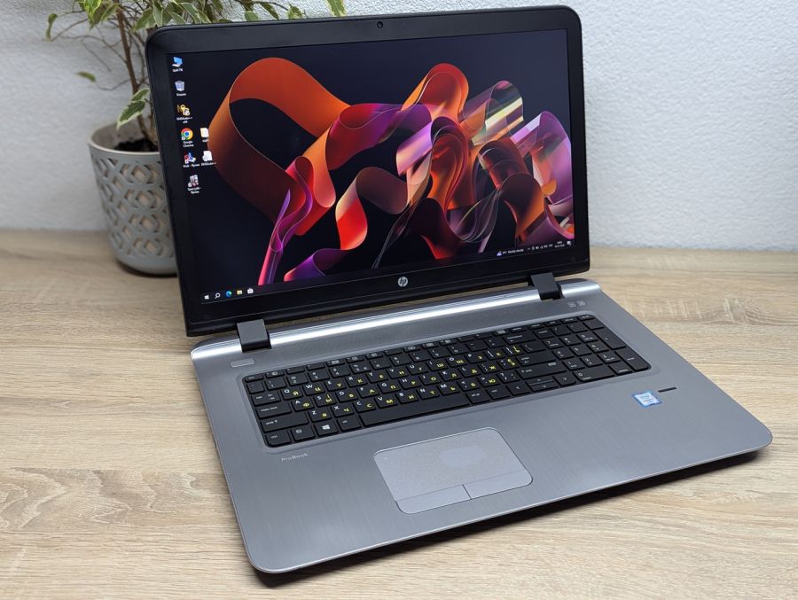 Ноутбук Б/В HP ProBook 470 G3, Intel Core i7-6500U, DDR4 16 GB, SSD 128GB + SSD 500GB, AMD Radeon R7 M340 2Gb, 17" Full HD