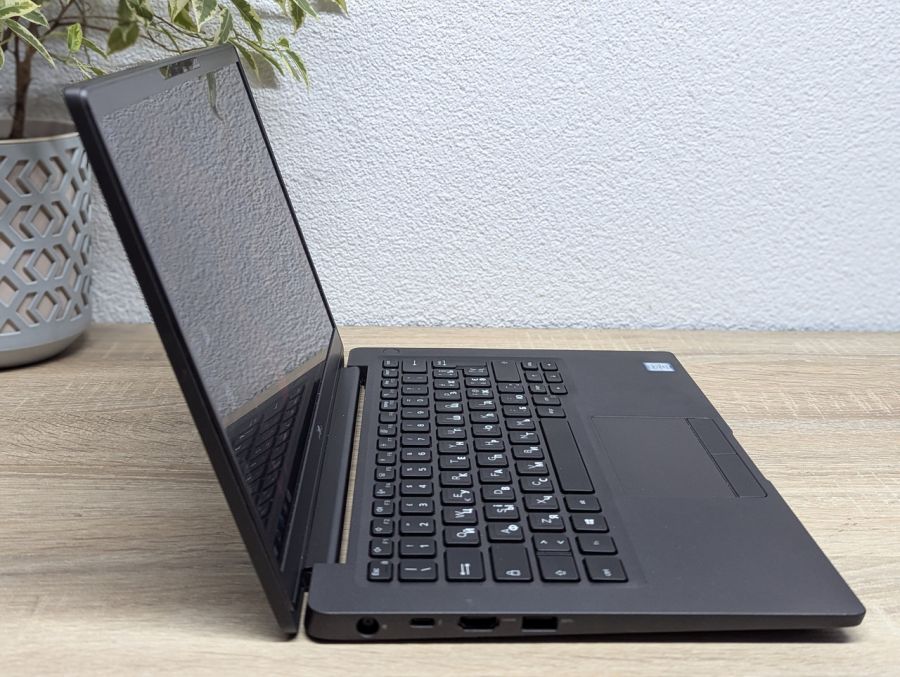 Уцінка! Ноутбук Б/В Dell Latitude 7400, Intel Core i5-8665U, DDR4 16 GB, SSD 512GB, Intel ГHD Graphics, 14" Full HD Сенсор