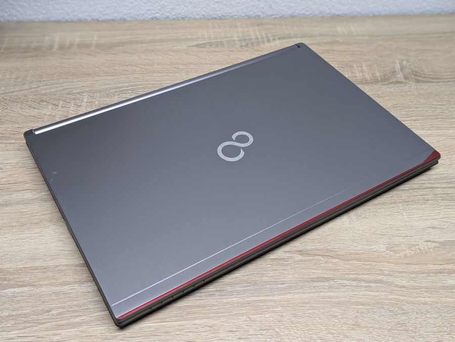 Ноутбук Б/В Fujitsu E756, Intel Core i7-6600U, DDR4 16 GB, SSD 256GB, 15.6" Full HD