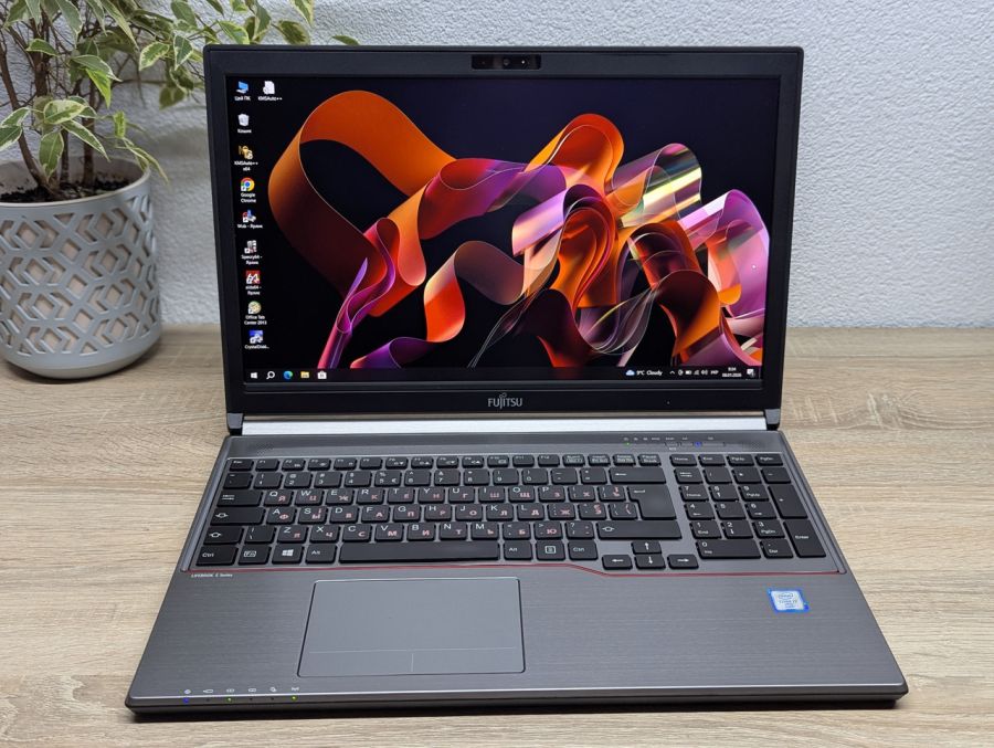 Ноутбук Б/В Fujitsu E756, Intel Core i7-6600U, DDR4 16 GB, SSD 256GB, 15.6" Full HD