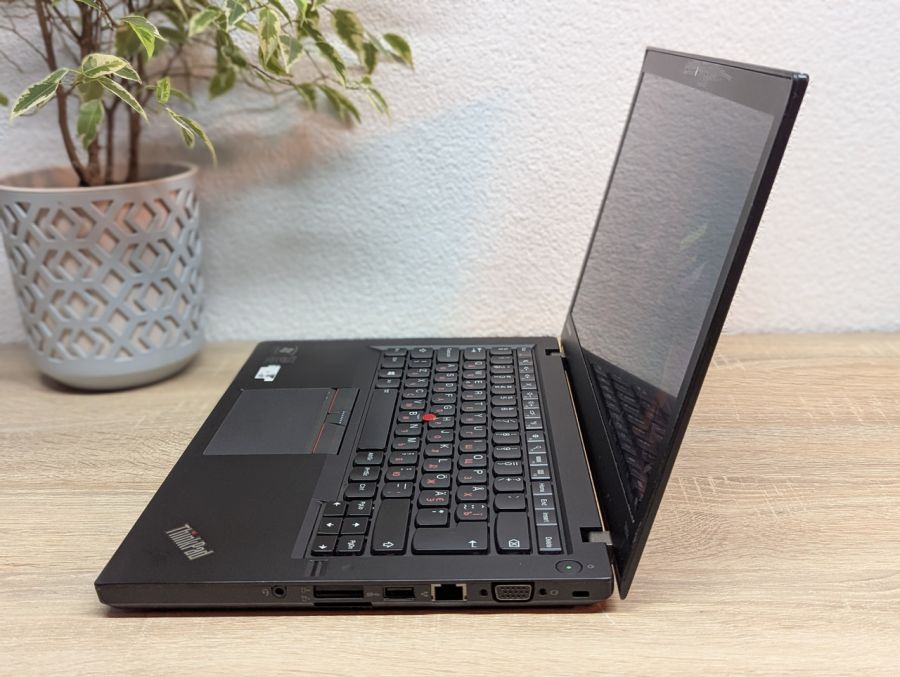 Ноутбук Б/В Lenovo ThinkPad T450S, Intel Core i5-5200U, DDR3 8 GB, SSD 256GB, 14" Full HD