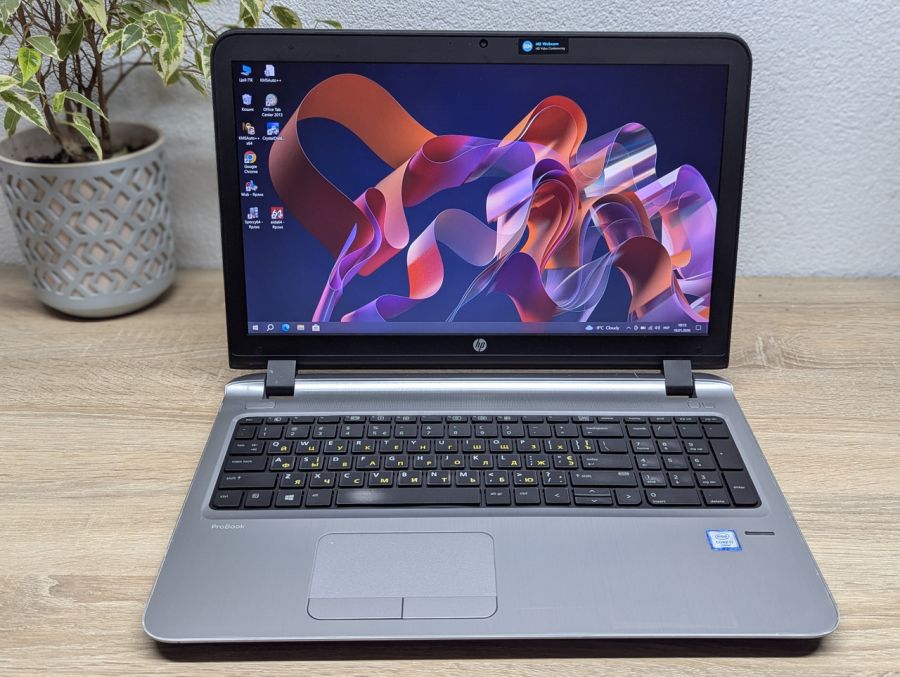 Уцінка! Ноутбук Б/В HP ProBook 450 G3, Intel Core i7-6500U, DDR3 8 GB, SSD 256GB, 15.6" Full HD