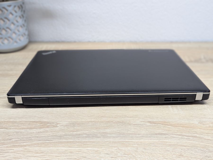 Уцінка! Ноутбук Б/В Lenovo ThinkPad Edge E540, Intel Core i7-4702MQ, DDR3 8 GB, SSD 256GB + SSD 14GB, 15.6" Full HD