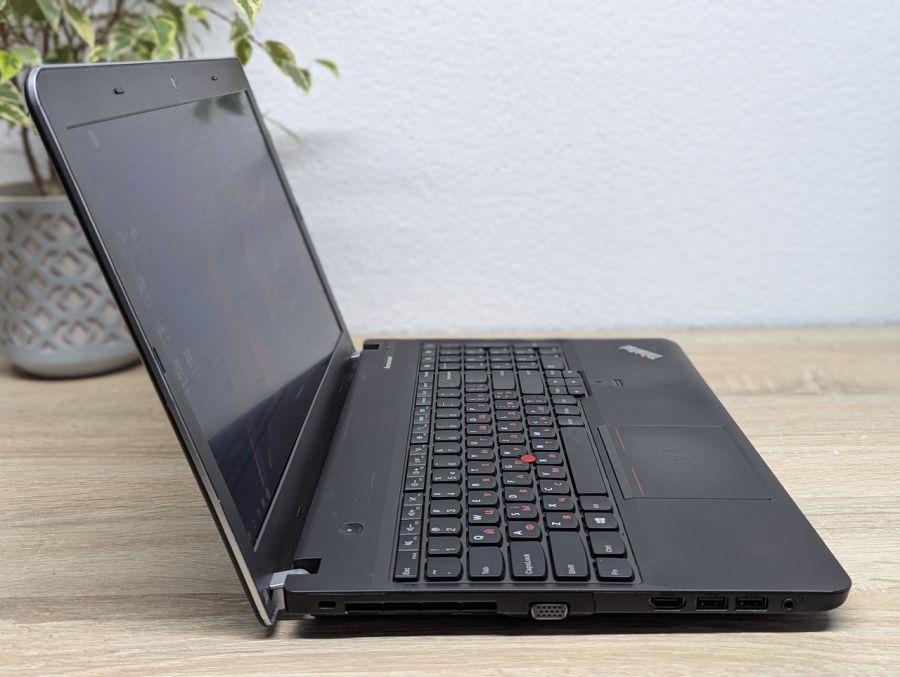 Уцінка! Ноутбук Б/В Lenovo ThinkPad Edge E540, Intel Core i7-4702MQ, DDR3 8 GB, SSD 256GB + SSD 14GB, 15.6" Full HD