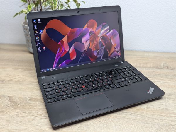 Уцінка! Ноутбук Б/В Lenovo ThinkPad Edge E540, Intel Core i7-4702MQ, DDR3 8 GB, SSD 256GB + SSD 14GB, 15.6" Full HD