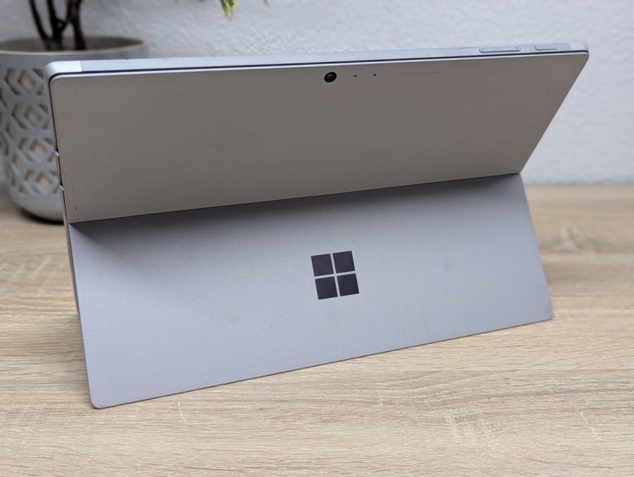 Ноутбук Б/В Microsoft Surface Pro, Intel Core i5-7300U, DDR4 8 GB, SSD 256GB, 14" Full HD Сенсор