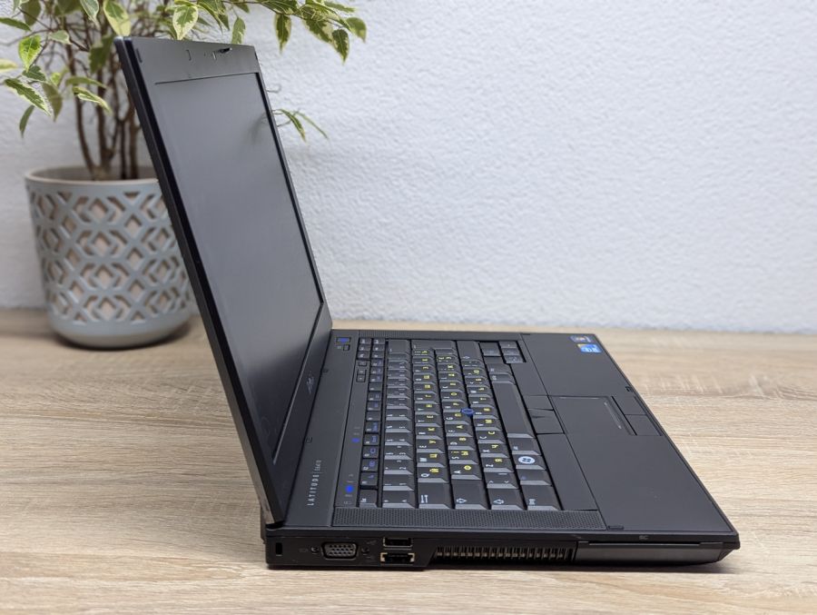 Уцінка! Ноутбук Б/В Dell Latitude E6410, Intel Core i5-560M, DDR3 8 GB, HDD 320GB, 15.6" HD