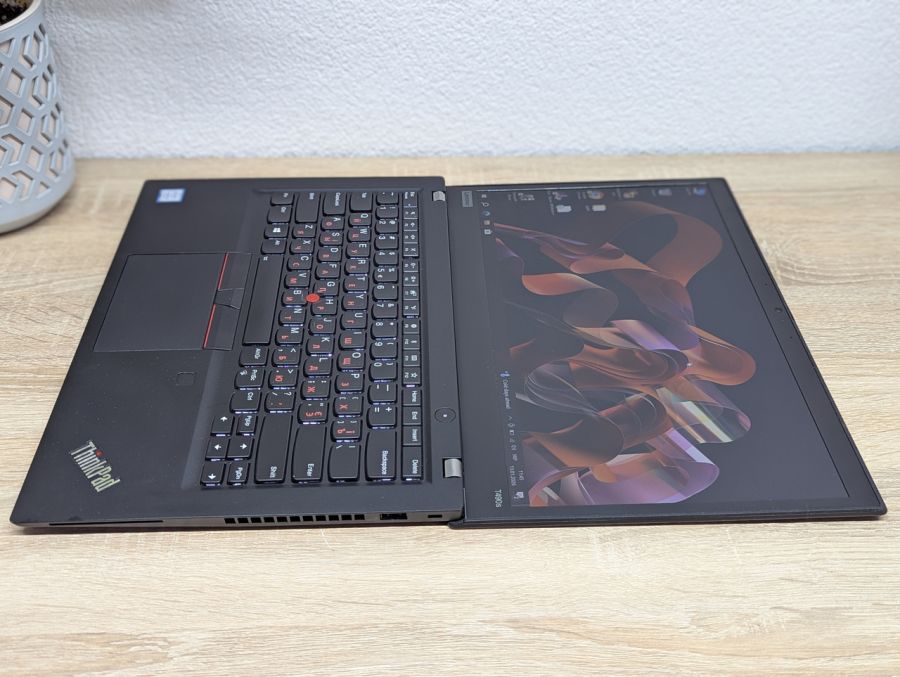 Уцінка! Ноутбук Б/В Lenovo ThinkPad T490S, Intel Core i5-8265U, DDR3 8 GB, SSD 256GB, 14" Full HD