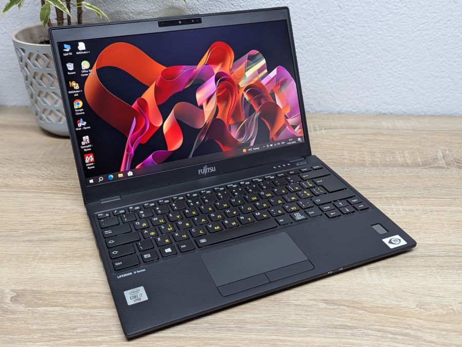Ноутбук Б/В Fujitsu U9310, Intel Core i7-10610U, DDR3 8 GB, SSD 256GB, 13" Full HD [ProductHub SKU F232]