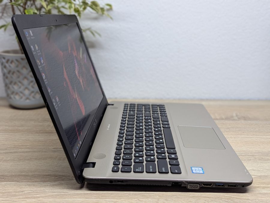 Уцінка! Ноутбук Б/В ASUS Vivobook F541U, Intel Core i5-6198DU, DDR4 12 GB, SSD 256GB, 15.6" Full HD