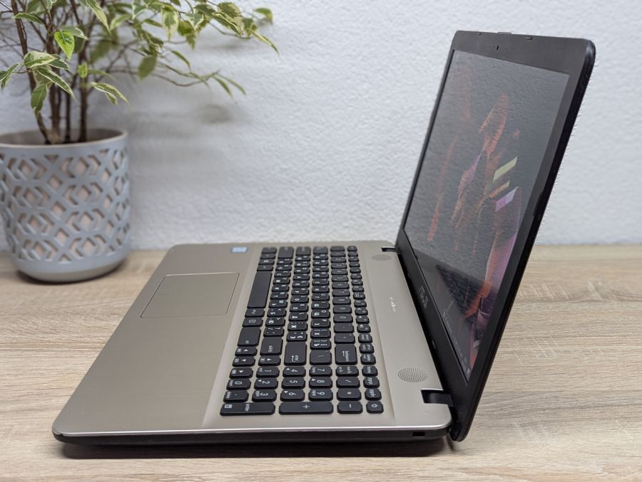 Уцінка! Ноутбук Б/В ASUS Vivobook F541U, Intel Core i5-6198DU, DDR4 12 GB, SSD 256GB, 15.6" Full HD