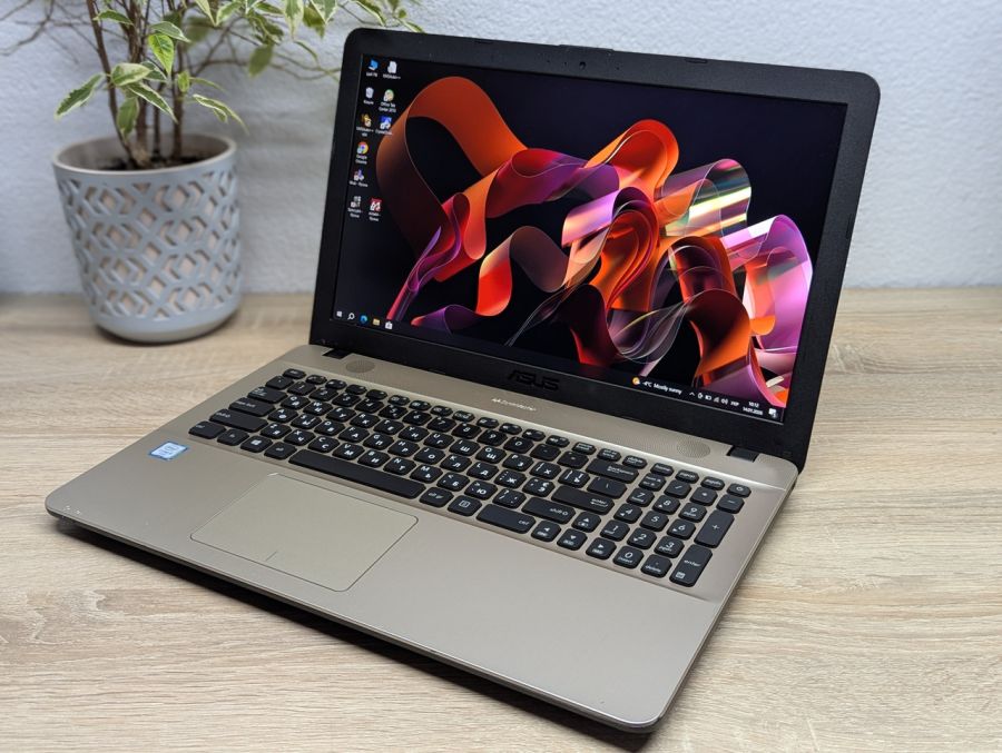Уцінка! Ноутбук Б/В ASUS Vivobook F541U, Intel Core i5-6198DU, DDR4 12 GB, SSD 256GB, 15.6" Full HD