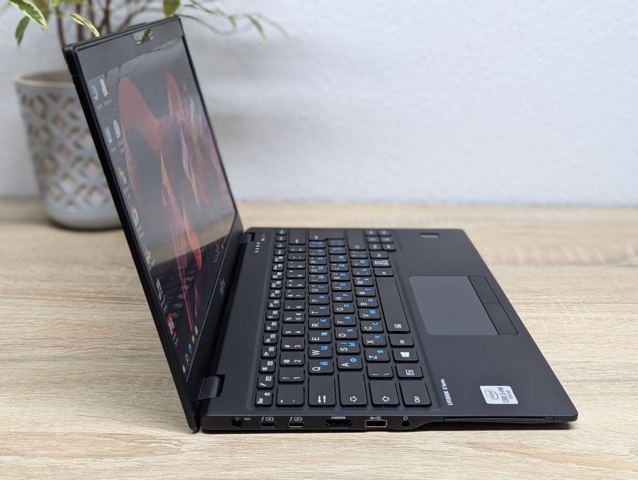 Ноутбук Б/В Fujitsu LifeBook U9310, Intel Core i5-10310U, DDR3 8 GB, SSD 256GB, 13" Full HD