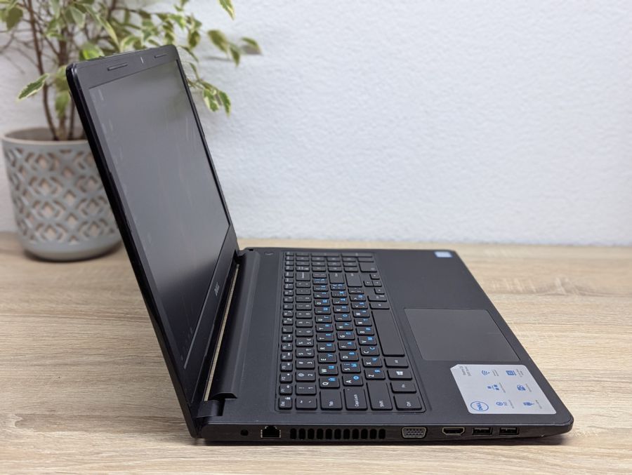 Уцінка! Ноутбук Б/В Dell Vostro 15-3568, Intel Core i3-7100U, DDR4 8 GB, SSD 256GB, 15.6" Full HD