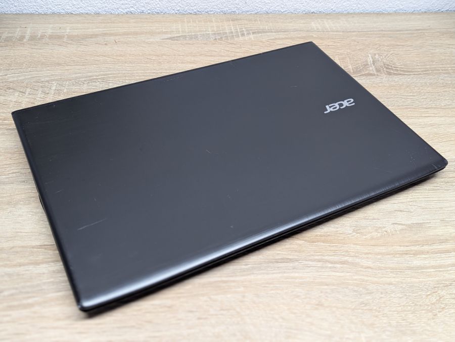 Ноутбук Б/В Acer Aspire E5-523, AMD A9-9410, DDR4 8 GB, SSD 128GB + HDD 320GB, AMD Radeon R5 Graphics, 15" Full HD