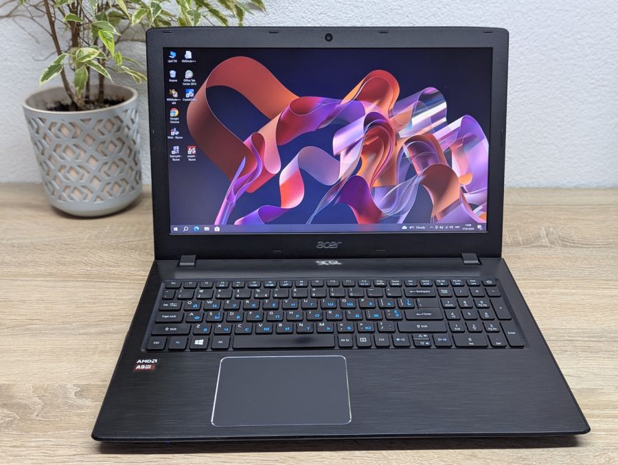 Ноутбук Б/В Acer Aspire E5-523, AMD A9-9410, DDR4 8 GB, SSD 128GB + HDD 320GB, AMD Radeon R5 Graphics, 15" Full HD